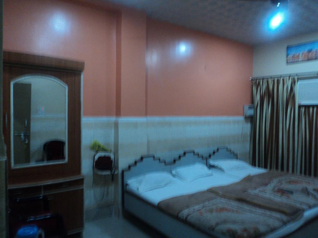 Hotel Jyoti Варанаси Номер фото