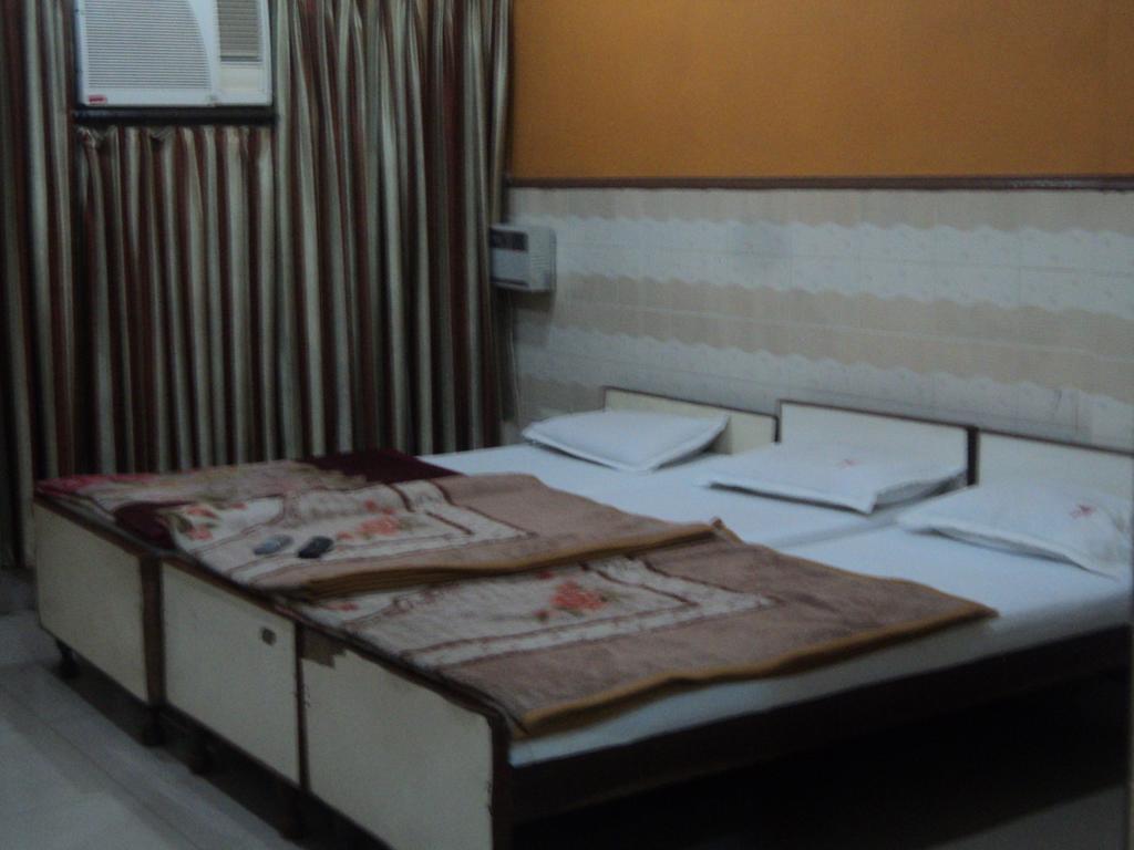 Hotel Jyoti Варанаси Экстерьер фото